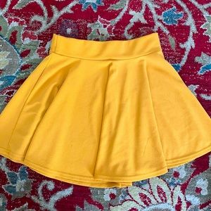 Cute Orange/yellow skirt! Used but great condition!✨💕